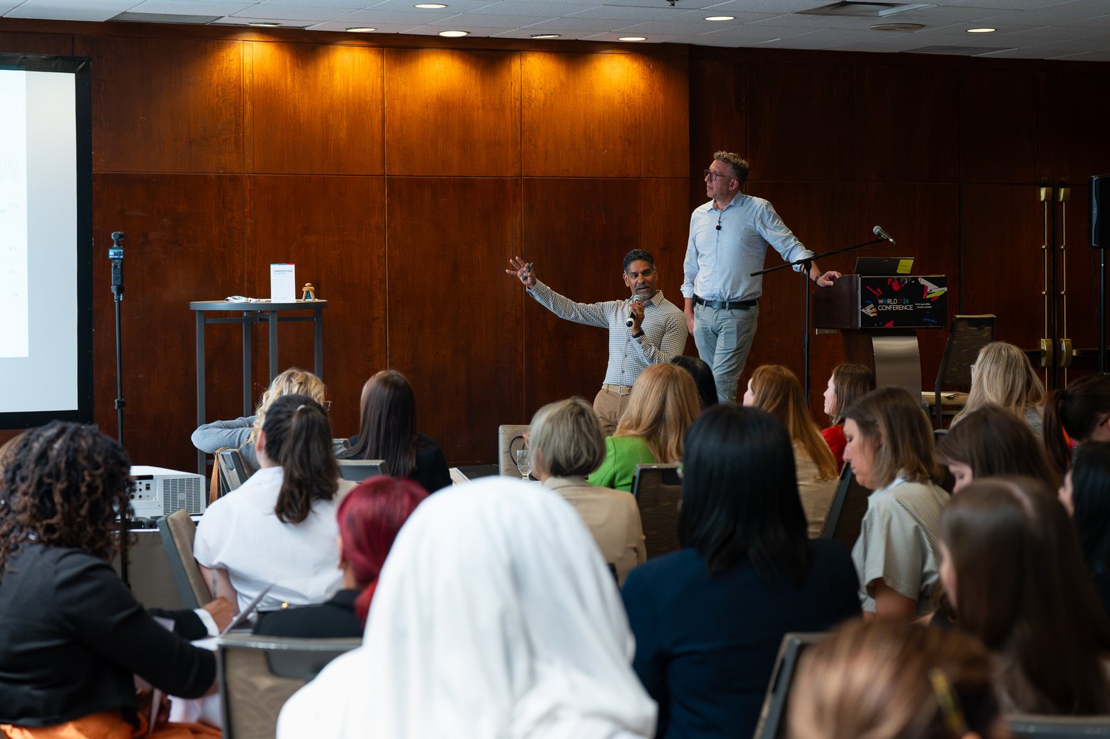 The room during Communications in Motion