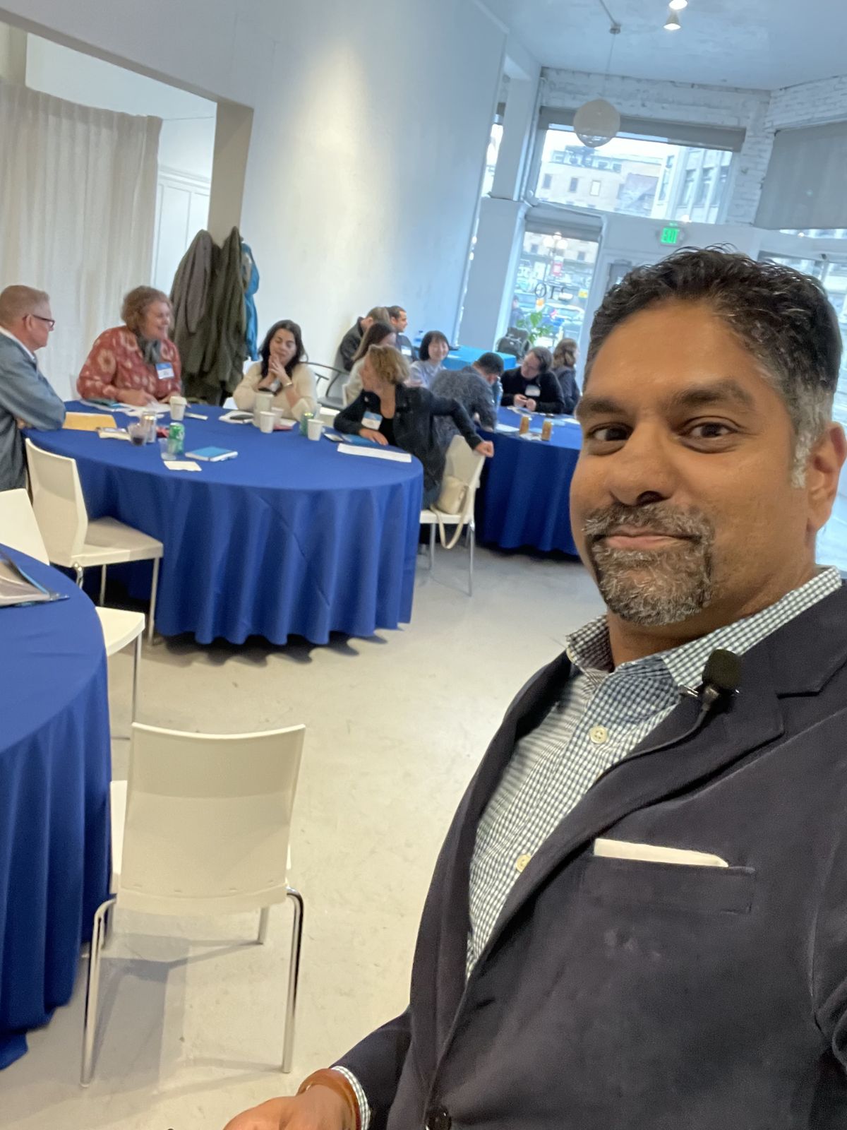 Pinaki Kathiari with the room at Staffbase Comms Club 2022 in Seattle